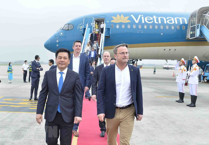 Prime Minister of Luxembourg begins official visit to Vietnam