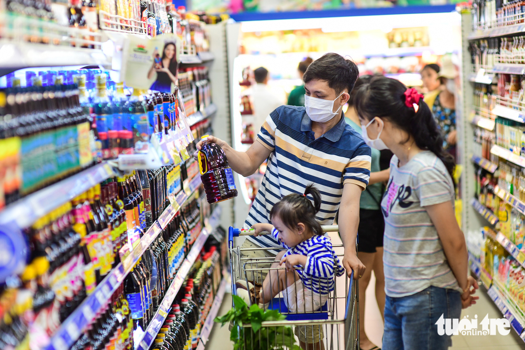 Residents shop at a Co.opMart supermarket in Ho Chi Minh City. Photo: Quang Dinh / Tuoi Tre
