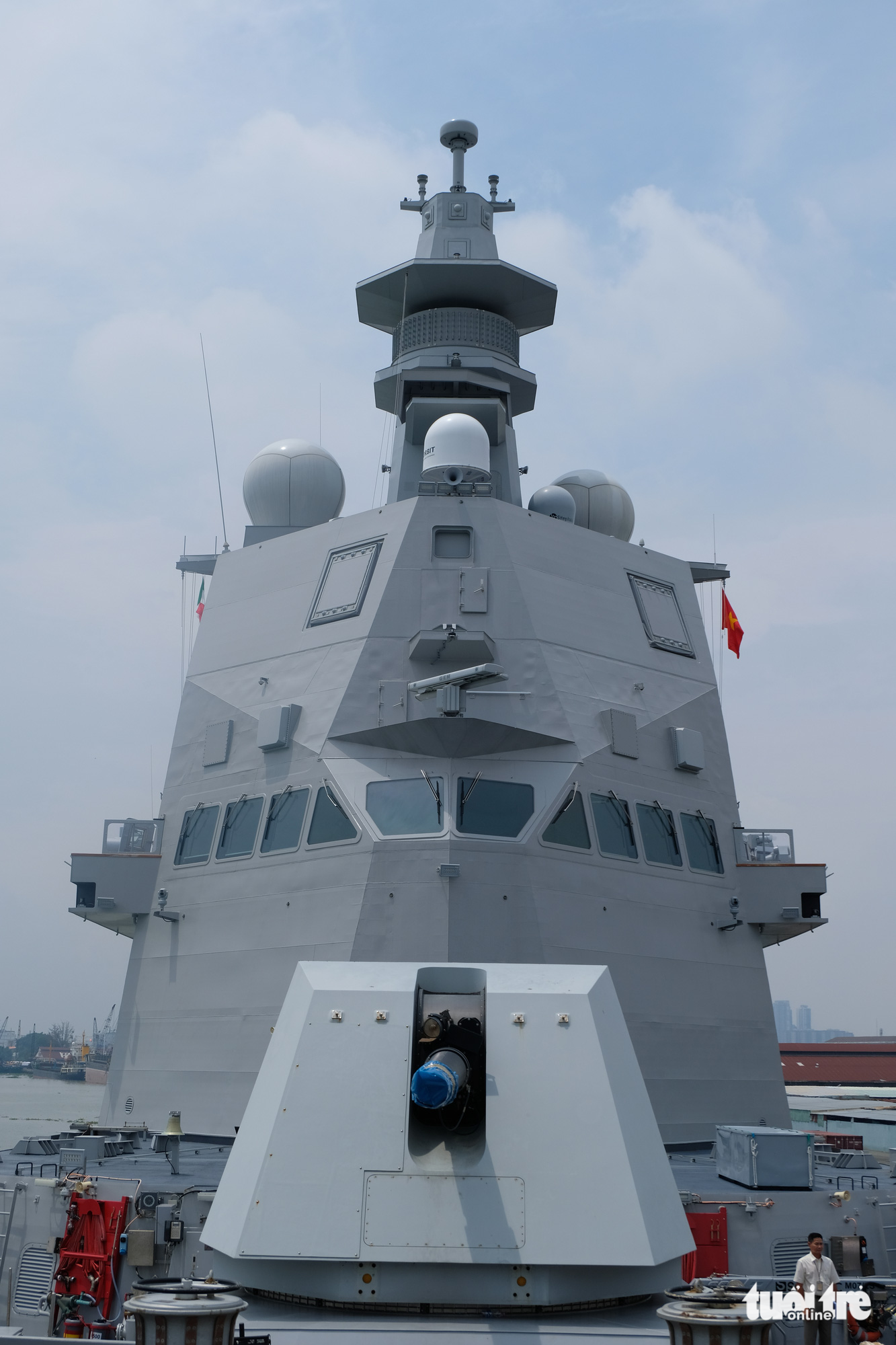 The vessel is equipped with OTO Melara 127/64 LW high-calibre Vulcano gun system. Photo: Tran Phuong / Tuoi Tre