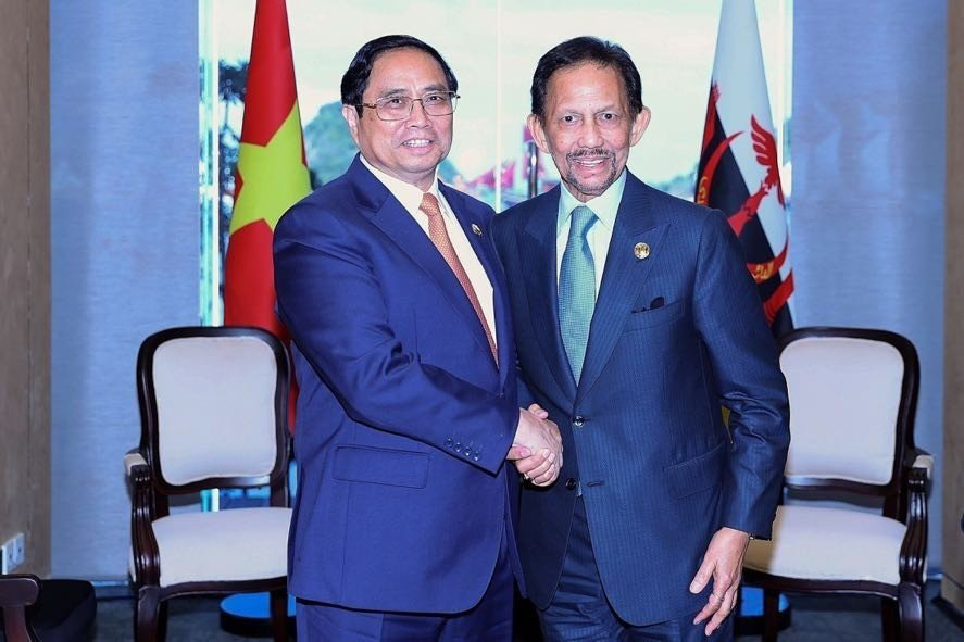 The Sultan of Brunei, Hassanal Bolkiah (R), affirmed he would like to visit Vietnam soon. Photo: Vietnam News Agency