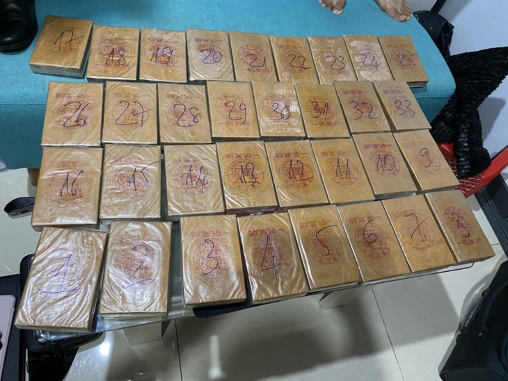 Police in Ho Chi Minh City busted a ring trafficking drugs from Cambodia, seizing almost 95 kilometers of narcotics. Photo: Supplied by police