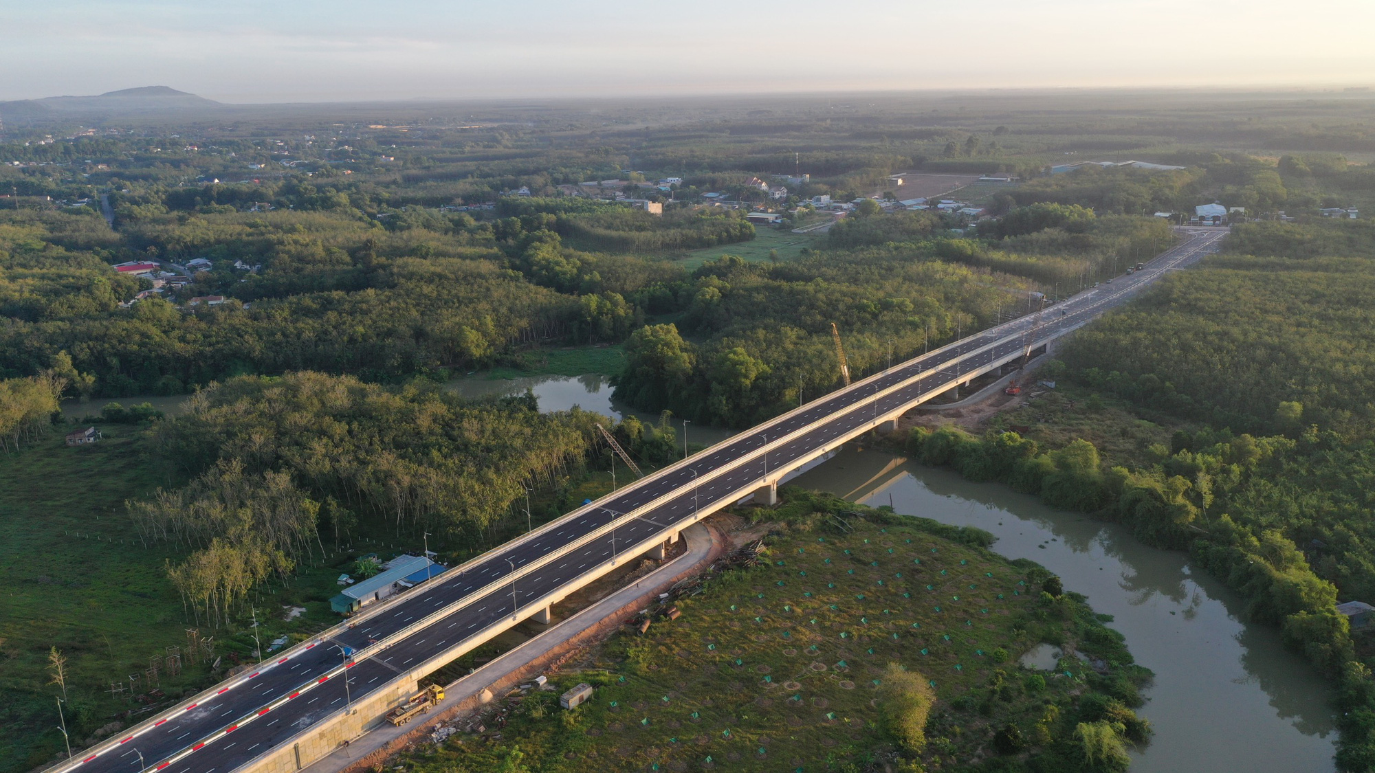 Binh Duong, Tay Ninh contemplates 10-lane road in southern Vietnam ...