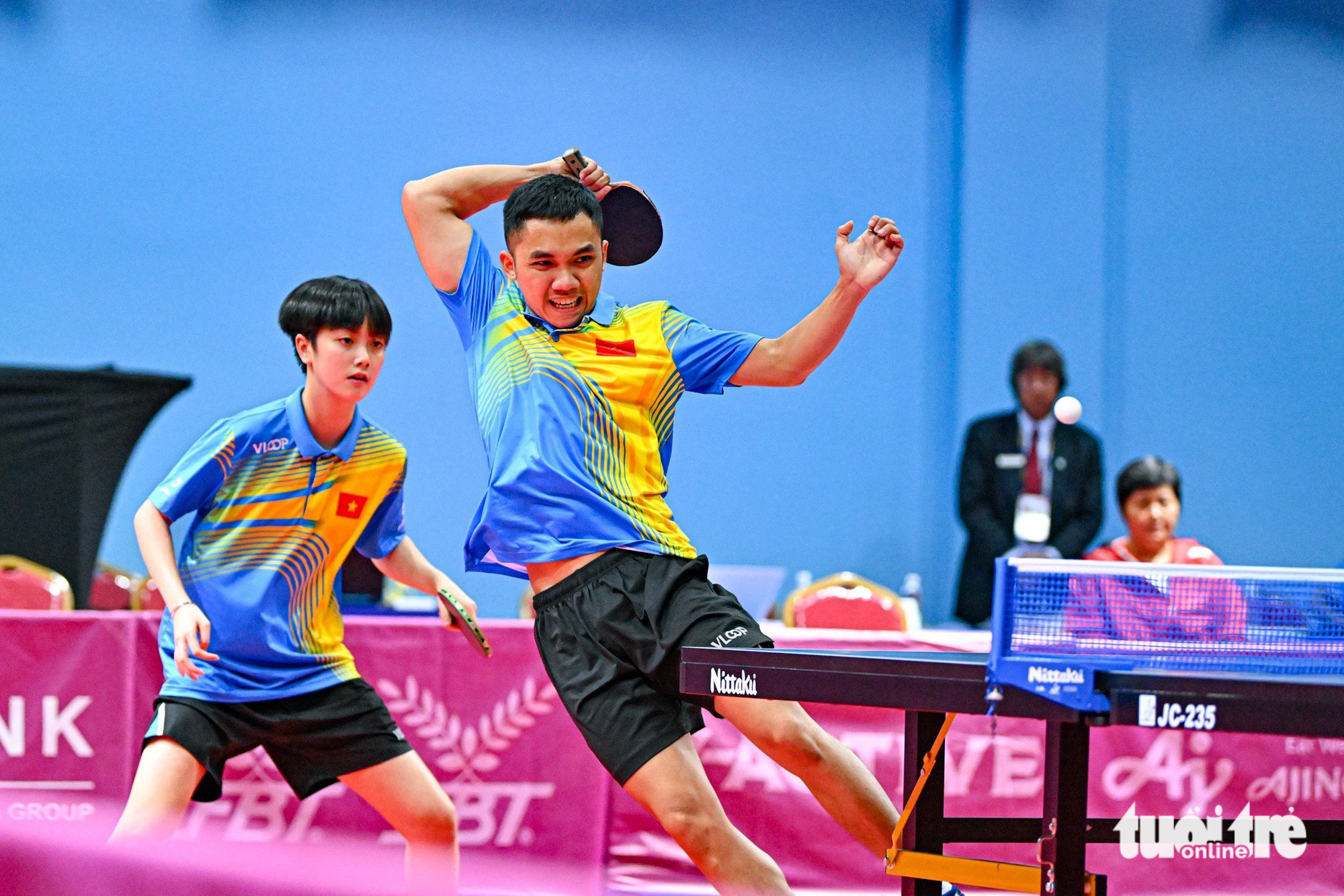 Vietnamese table tennis duo wins historic SEA Games gold medal