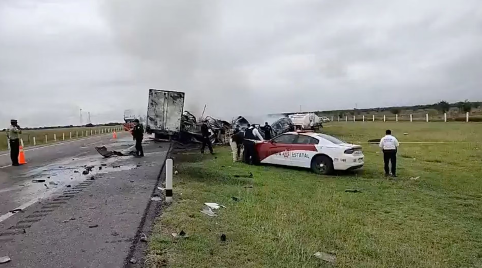 Members of the State Guard gather at the site of a crash, in the Victoria-Zaragoza highway, Tamaulipas, Mexico, May 14, 2023 in this still image from video obtained from social media. Photo: Reuters