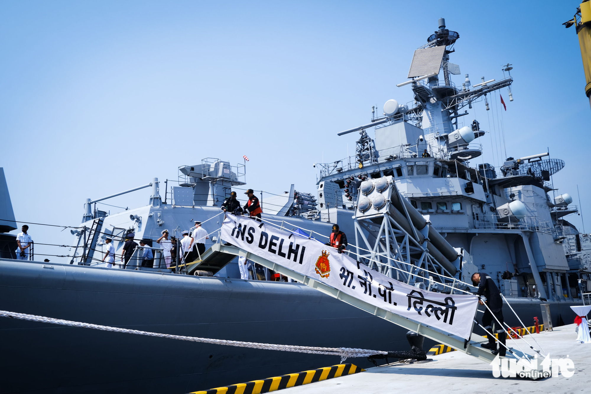 Indian navy ships visit Da Nang