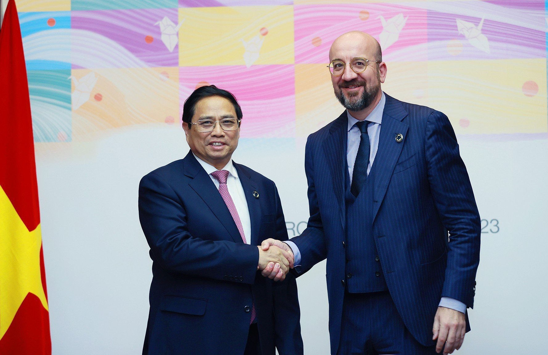 Vietnamese Prime Minister Pham Minh Chinh meets with President of the European Council Charles Michel. Photo: Duong Giang / Tuoi Tre