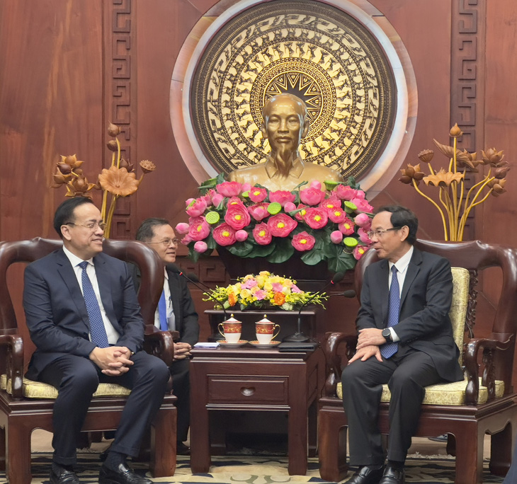 Ho Chi Minh City Party chief hosts newly-appointed Cambodian consul general