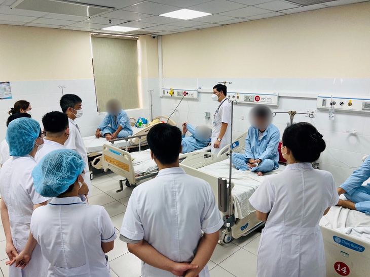 Six hospitalized after eating longnose gar eggs in Vietnam