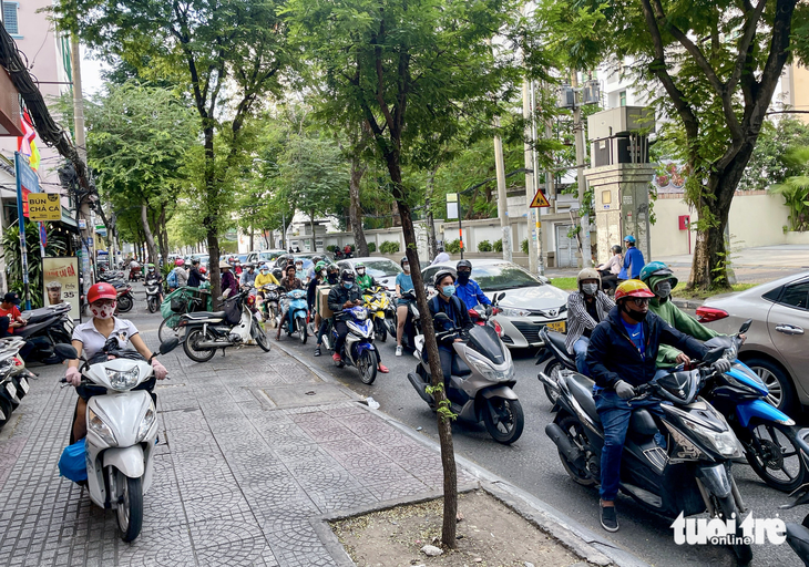 Ho Chi Minh City converts 2 downtown roads to one-way only