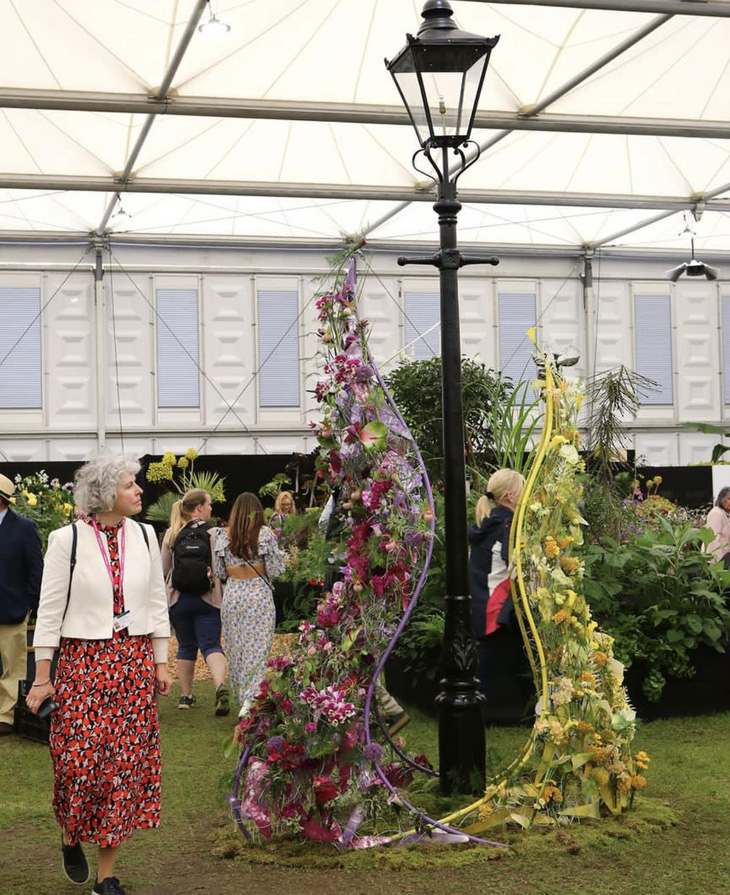 Cao Thi Huyen's work 'The Dance of Light' at the RHS Chelsea Flower Show 2023 in a photo posted on her Instagram account