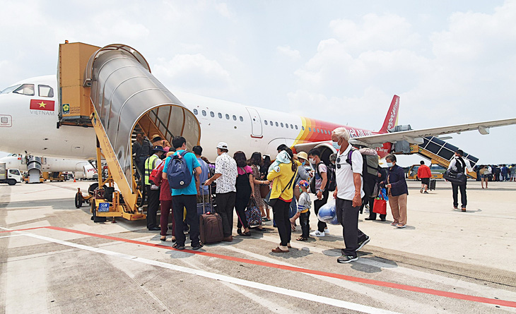 Airfares in Vietnam soar for summer