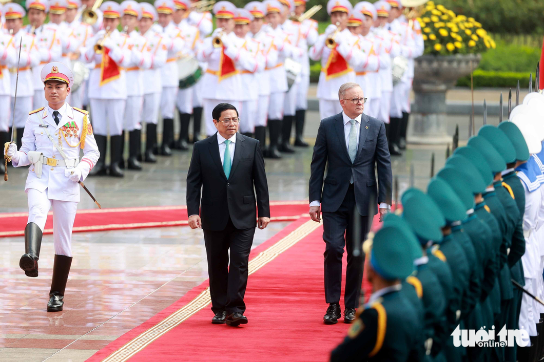 Vietnamese prime minister chairs welcome ceremony for Australian counterpart