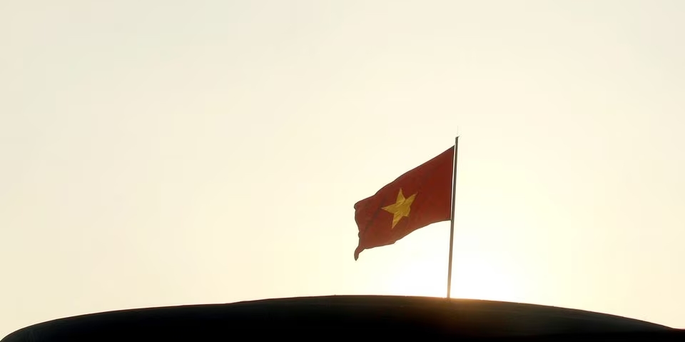 Chinese energy storage, battery firms consider big investments in Vietnam