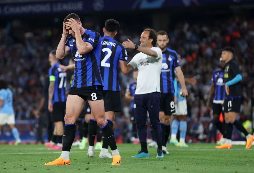 Soccer Football - Champions League Final - Manchester City v Inter Milan - Ataturk Olympic Stadium, Istanbul, Turkey - June 10, 2023 Inter Milan's Robin Gosens looks dejected after losing the champions league final. Photo: Reuters
