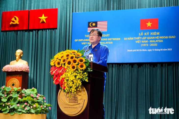 Malaysian Ambassador to Vietnam Dato' Tan Yang Thai speaks at the anniversary ceremony. Photo: Huu Hanh / Tuoi Tre