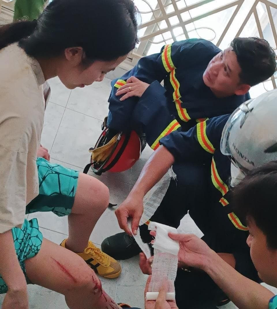 The victim receives first aid. Photo: Supplied