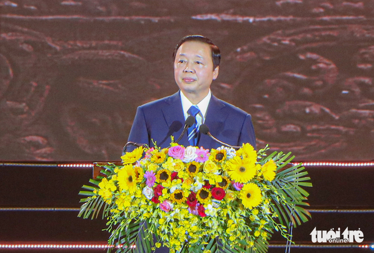 Deputy Prime Minister Tran Hong Ha delivers a speech at the launch ceremony of the Grape – Wine Festival in Ninh Thuan Province. Photo: Duy Ngoc / Tuoi Tre