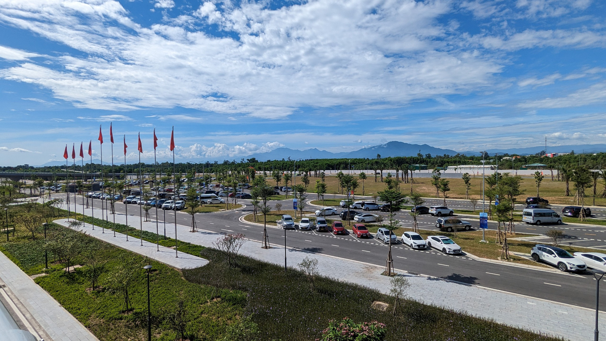 The parking lot at the T2 Terminal of Phu Bai International Airport in Thua Thien-Hue Province. Photo: Nhat Linh / Tuoi Tre
