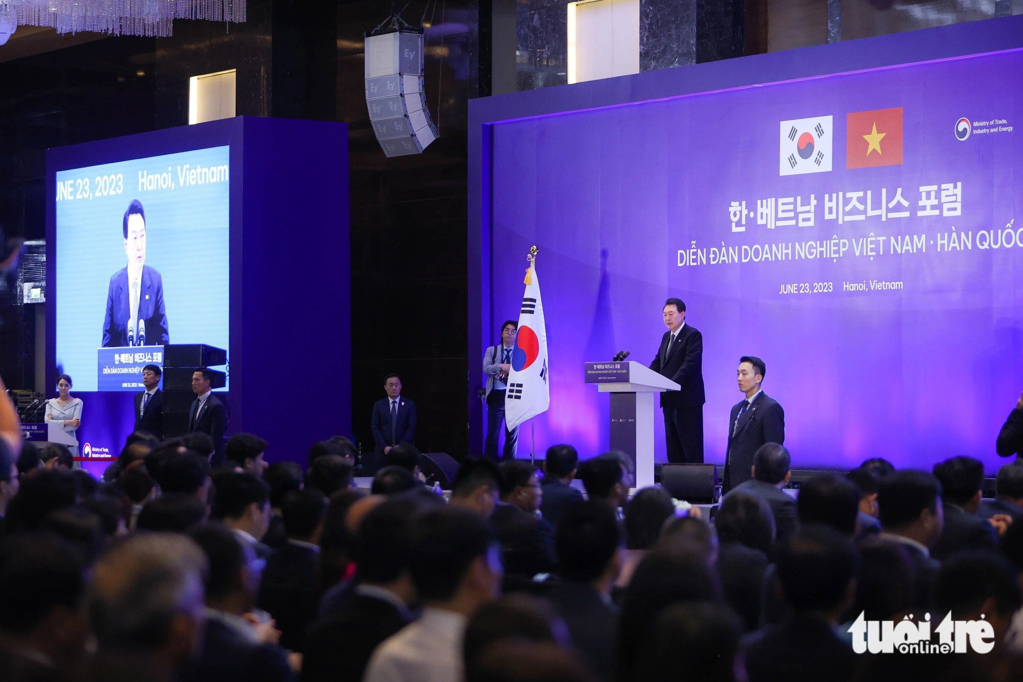 South Korean President Yoon Suk Yeol delivers a speech at the Vietnam-South Korea business forum held in Hanoi on June 23, 2023. Photo: Nguyen Khanh / Tuoi Tre