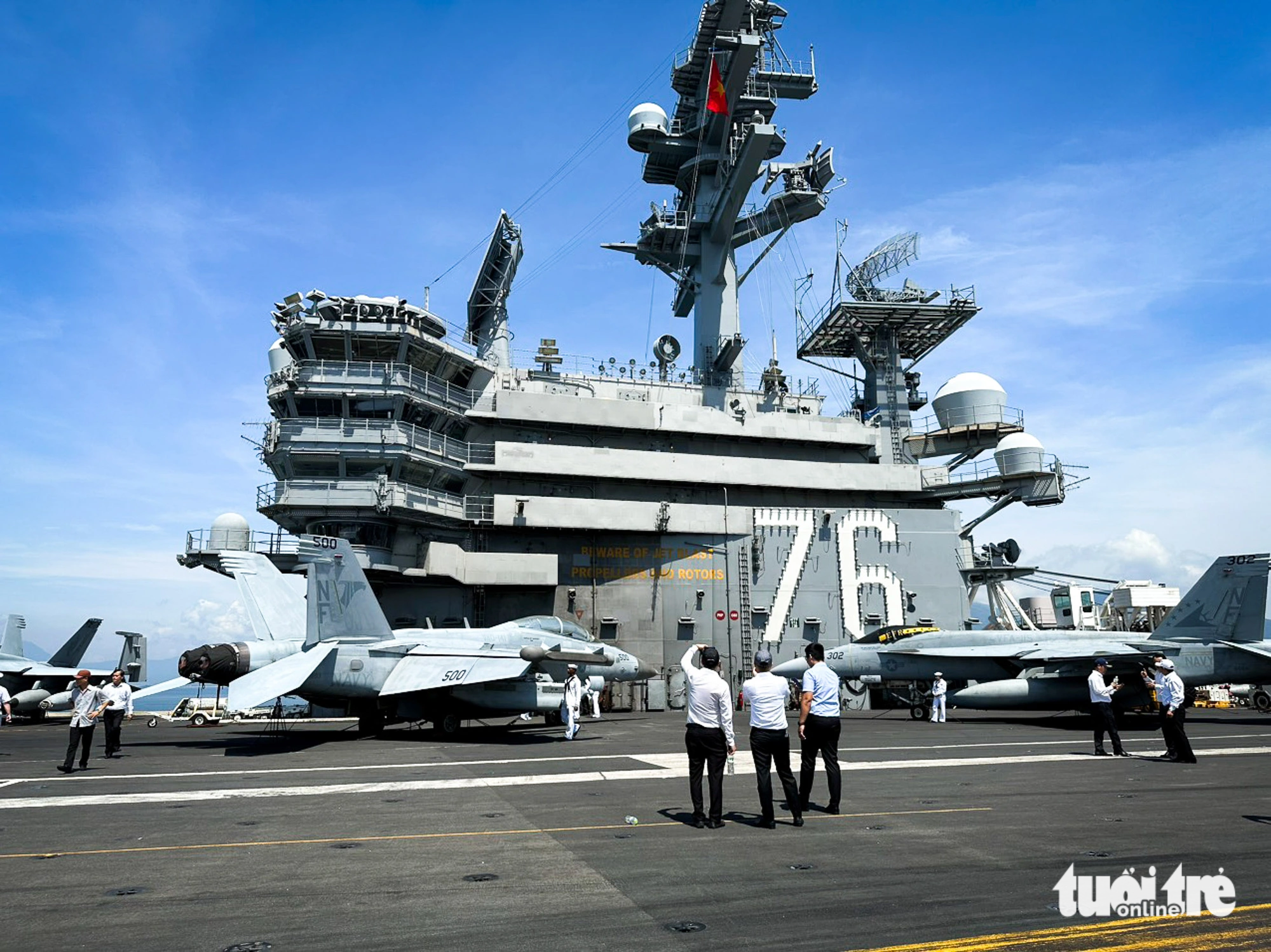 Vietnam: le porte-avions américain «USS Ronald Reagan» en escale à Danang