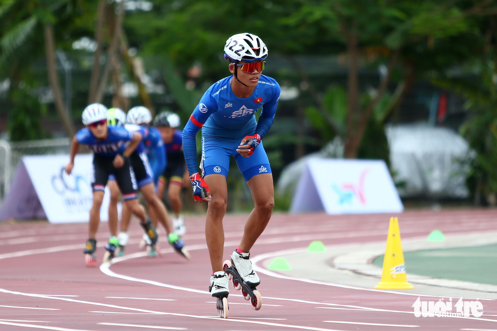 Athletes compete in a professional distance at the 2023 National Roller Sports Championship held in Ho Chi Minh City, June 26, 2023. Photo: Hoang Tung / Tuoi Tre