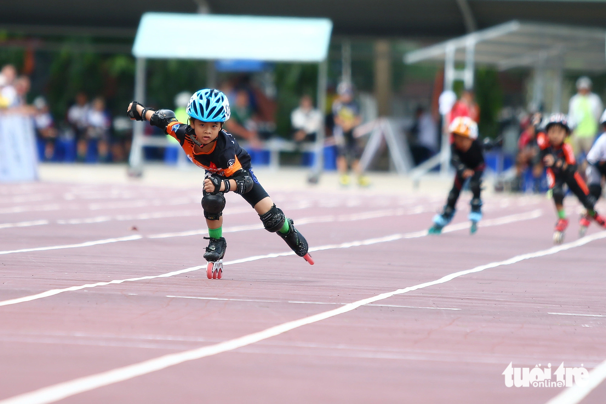 Hua Vy Thong wins the boy’s 400-meter event for the 5-6 year old age group at the 2023 National Roller Sports Championship held in Ho Chi Minh City, June 26, 2023. Photo: Hoang Tung / Tuoi Tre