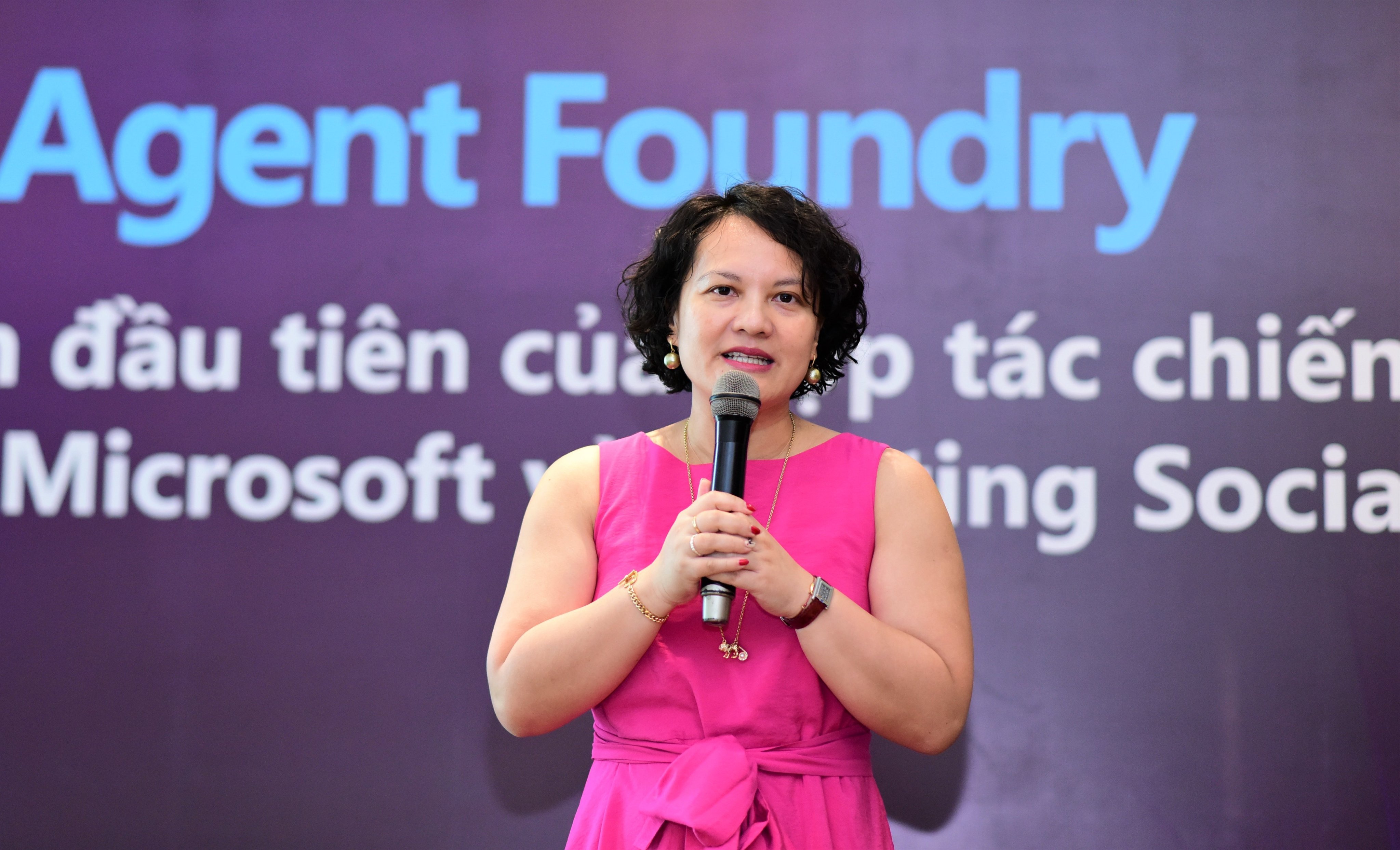 Nguyen Quynh Tram, country general manager of Microsoft Vietnam, speaks at the launch of Agent Foundry in Ho Chi Minh City on June 29, 2023.