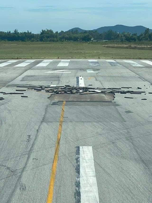 A wider view of cracks on the runway at Vinh International Airport in Nghe An Province. Photo: Tuoi Tre Contributor