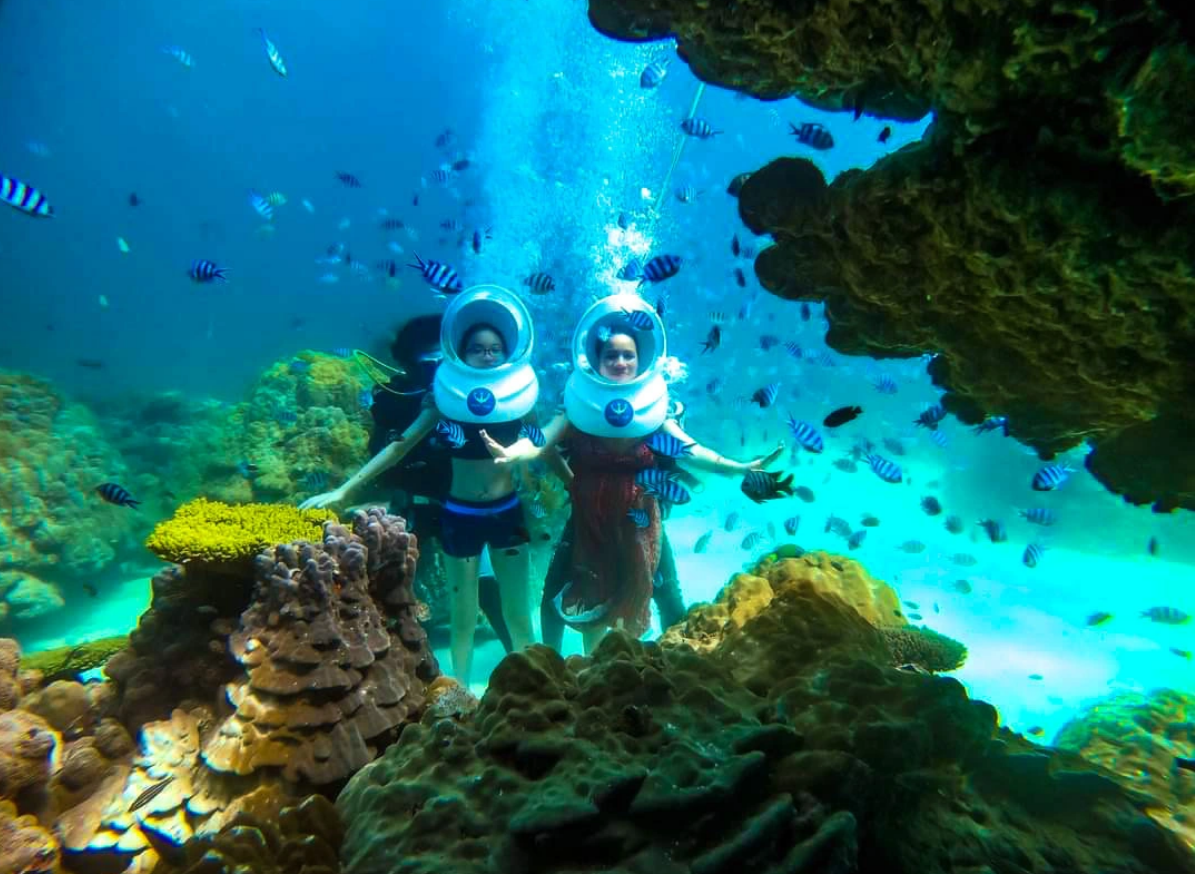 Tourists can admire coral reefs and colorful fish in the deep sea when visiting Phu Quoc Island off Kien Giang Province. Photo: Chi Cong / Tuoi Tre