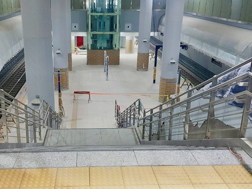 The stairs connecting two floors of the underground Ben Thanh station for the No. 1 metro line in Ho Chi Minh City. Photo: MAUR
