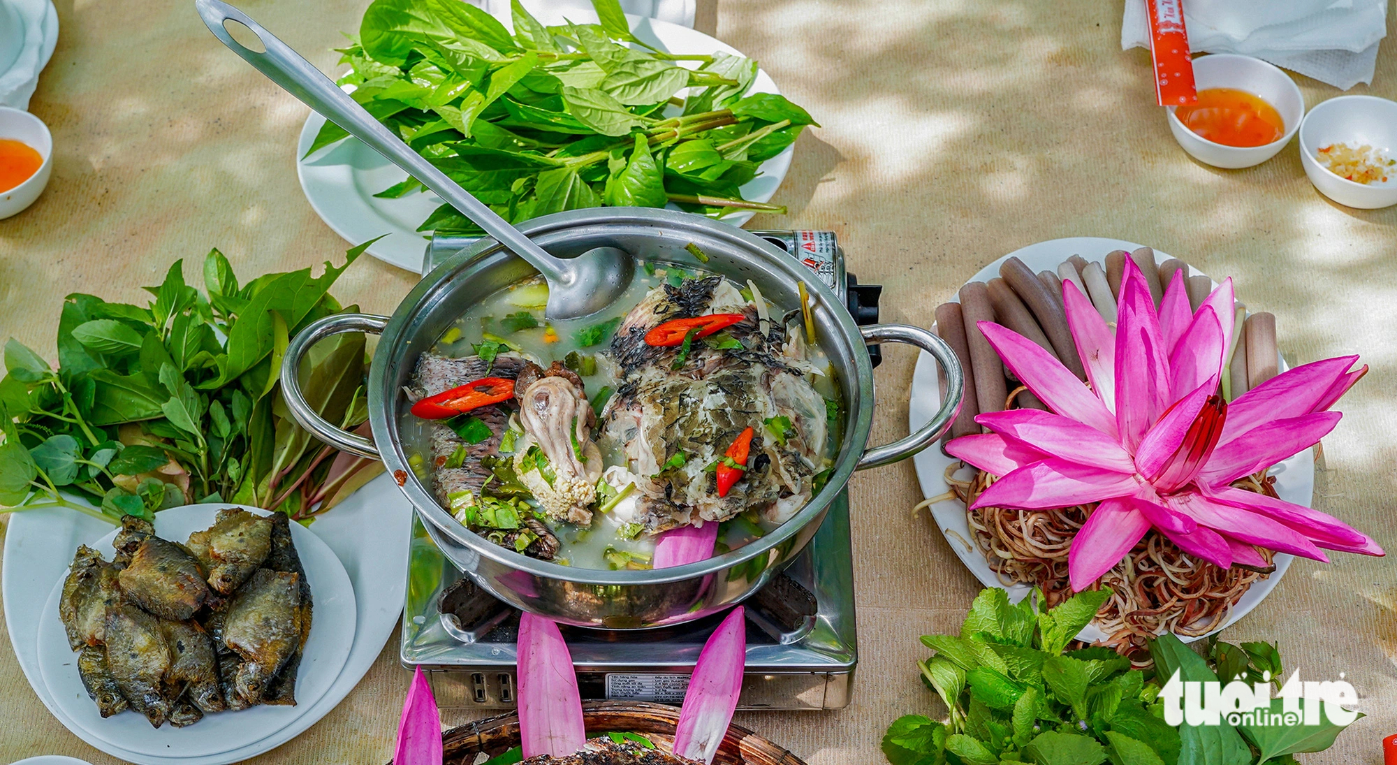Visitors to the U Minh Ha National Park, located in Ca Mau Province, southern Vietnam will be served delicious local dishes whose main ingredient is freshly-caught fish. Photo: Thanh Huyen / Tuoi Tre
