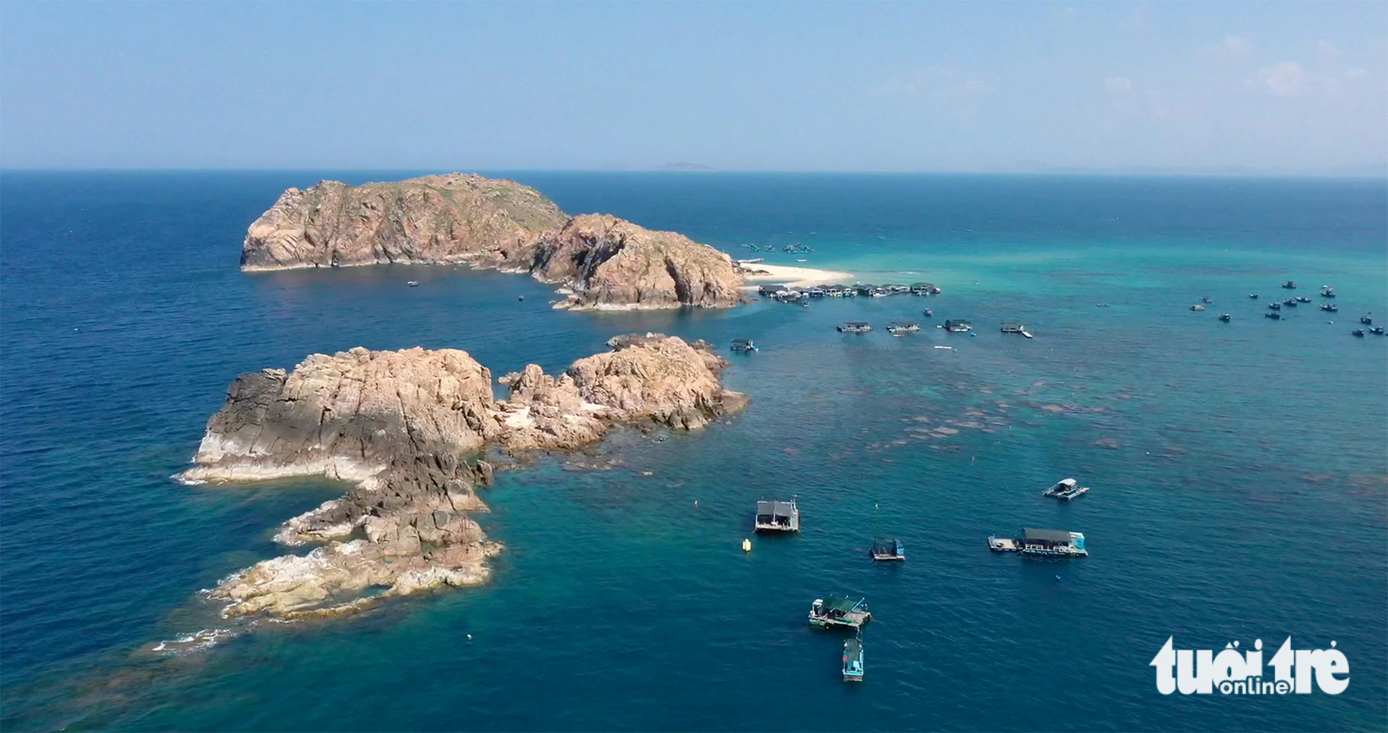 Visitors are recommended to go diving to explore colorful coral reefs at Nhon Hai Beach, located in Quy Nhon City, Binh Dinh Province, south-central Vietnam. Photo: Huong Mai / Tuoi Tre
