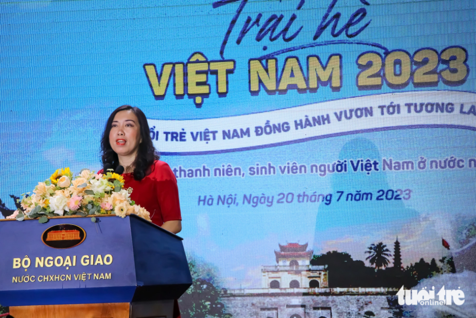 Deputy Minister of Foreign Affairs Le Thi Thu Hang delivers a speech at the opening ceremony for Vietnam Summer Camp 2023 in Hanoi on July 20, 2023. Photo: Duy Linh / Tuoi Tre