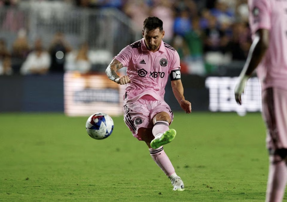 Soccer Football - Leagues Cup - Group J - Inter Miami v Cruz Azul - DRV PNK Stadium, Fort Lauderdale, Florida, United States - July 21, 2023 Inter Miami's Lionel Messi scores their second goal from a free kick. Photo: Reuters