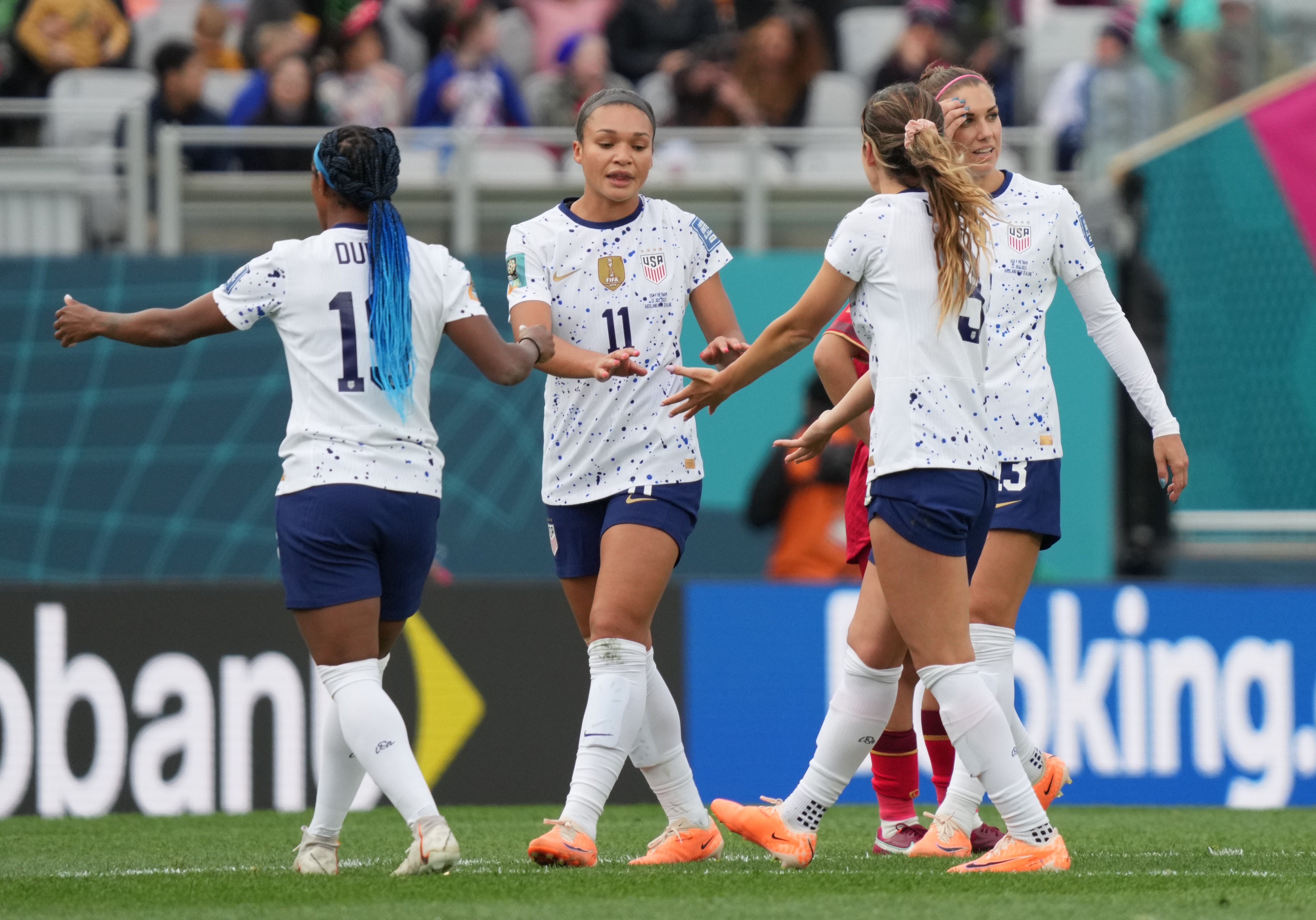 Jul 22, 2023; Auckland, NZL; USA forward Sophia Smith (11) celebrates with teammates after scoring her second goal against Vietnam in the first half of a group stage match in the 2023 FIFA Women's World Cup at Eden Park.  Photo: Reuters