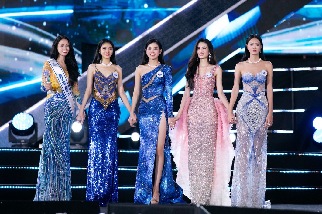 The top five of Miss World Vietnam 2023. Photo: Kieng Can Team