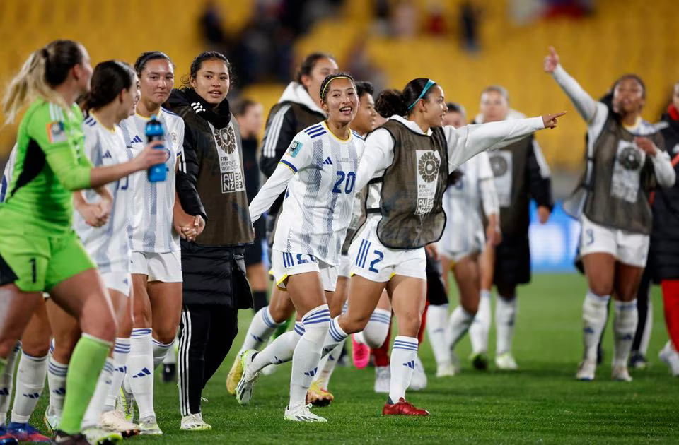 Soccer Football - FIFA Women's World Cup Australia and New Zealand 2023 - Group A - New Zealand v Philippines - Wellington Regional Stadium, Wellington, New Zealand - July 25, 2023 Philippines' Quinley Quezada celebrates with teammates after the match. Photo: Reuters