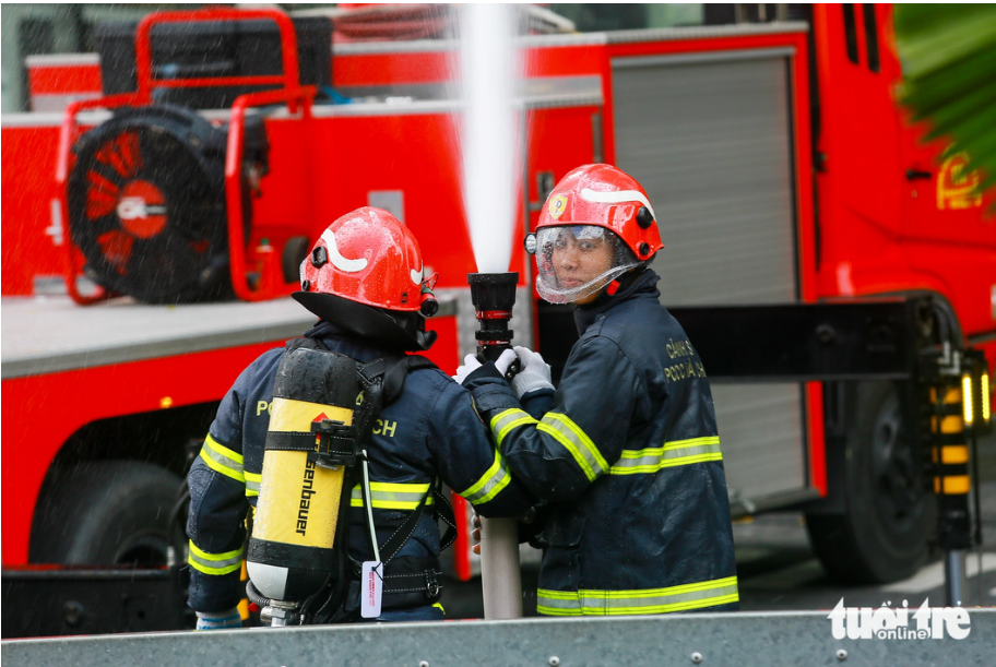 Forces and vehicles reach the scene to support the search, rescue and firefighting efforts.