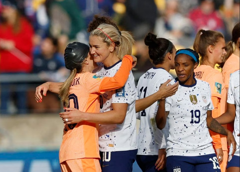 Soccer Football - FIFA Women's World Cup Australia and New Zealand 2023 - Group E - United States v Netherlands - Wellington Regional Stadium, Wellington, New Zealand - July 27, 2023 Lindsey Horan of the U.S. with Netherlands' Danielle van de Donk after the match. Photo: Reuters