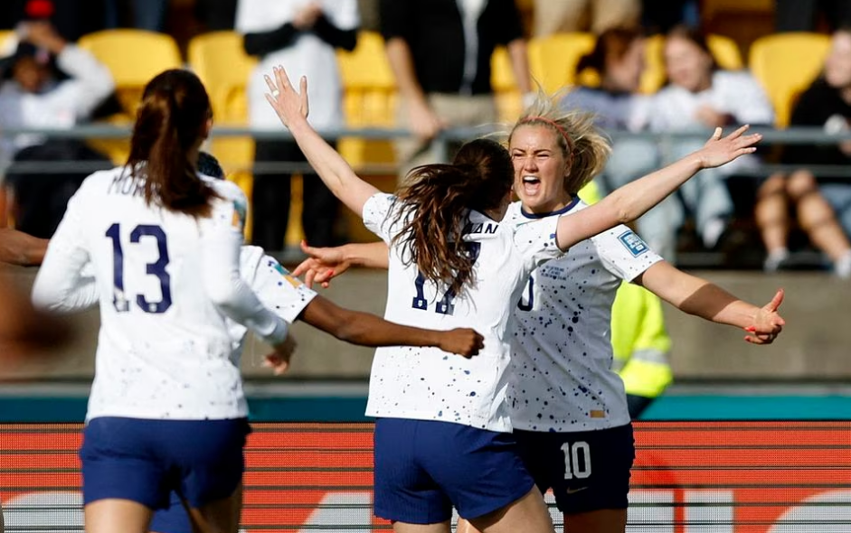 Soccer Football - FIFA Women's World Cup Australia and New Zealand 2023 - Group E - United States v Netherlands - Wellington Regional Stadium, Wellington, New Zealand - July 27, 2023 Lindsey Horan of the U.S. celebrates scoring their first goal with Andi Sullivan and teammates. Photo: Reuters