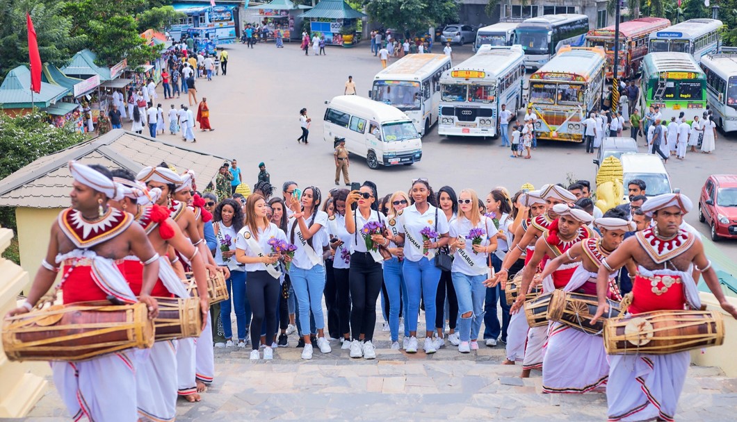 This image shows contestants of the Miss World Tourism 2023 taking part in an activity within the framework of the contest in Colombo, Sri Lanka. Photo: The pageant’s organizing board