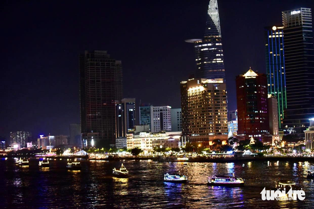 Illuminated boats stage a parade on the Saigon River in Ho Chi Minh City, August 4, 2023. Photo: T.T.D / Tuoi Tre
