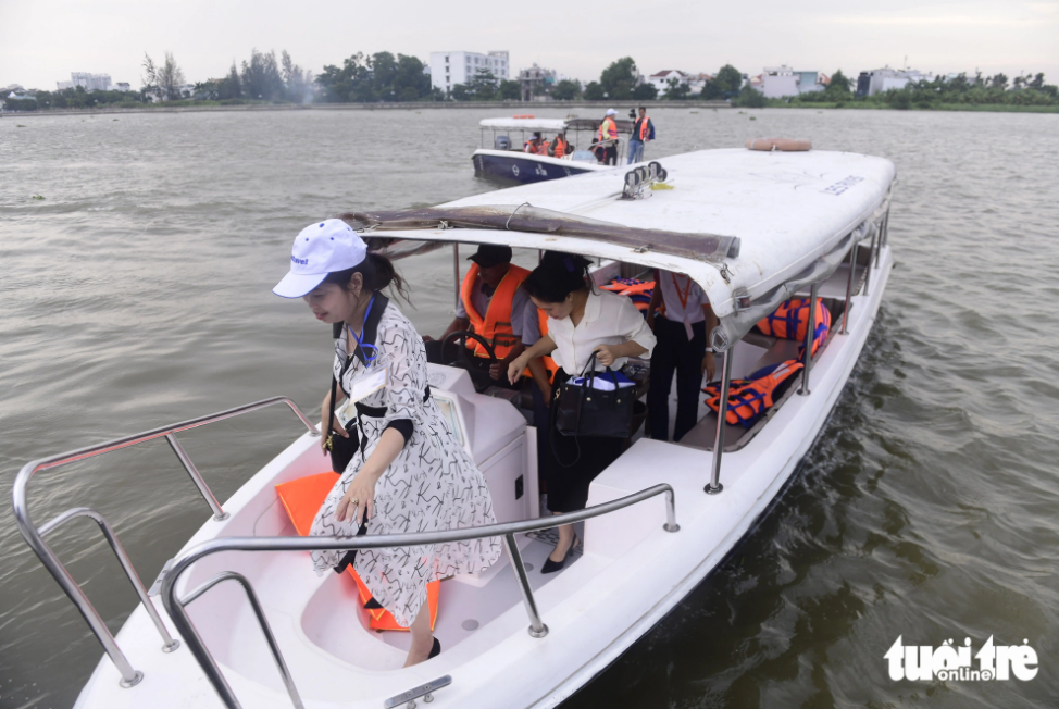 Tourists can experience a river tour in Ho Chi Minh City. Photo: Quang Dinh / Tuoi Tre