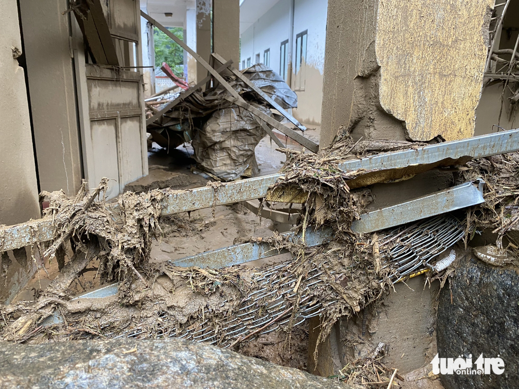 Most functional rooms and medical equipment at the medical station were damaged.  Photo: Chi Tue / Tuoi Tre