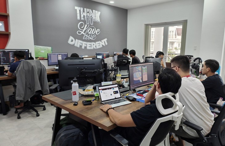 Employees are seen at Topebox, a game studio in Ho Chi Minh City. Photo: Duc Thien / Tuoi Tre