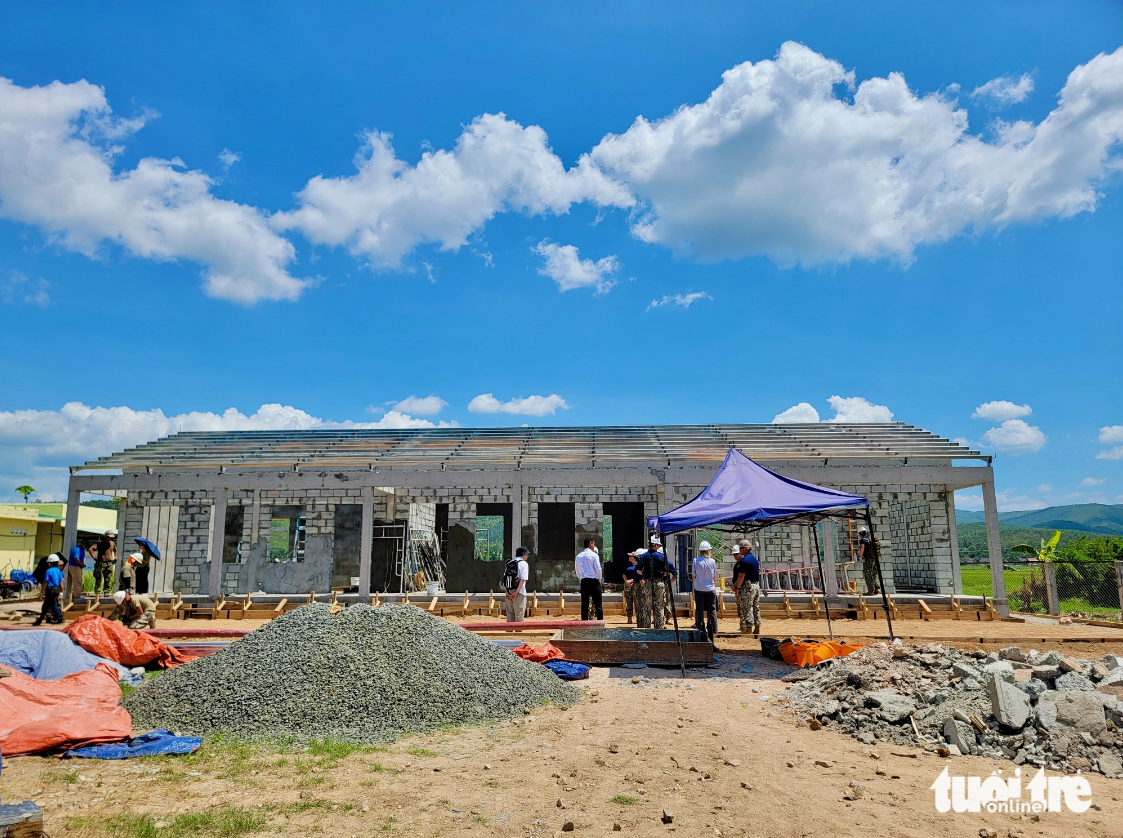 Members of the U.S.-led Pacific Partnership 2023 (PP23) are constructing classrooms at Hoa Dinh Tay Primary School in Phu Yen Province. Photo: Minh Chien / Tuoi Tre
