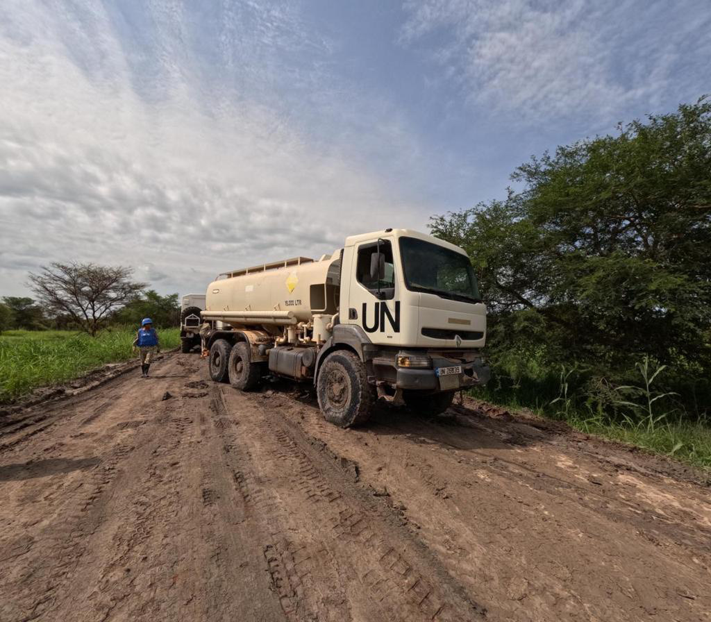 The UN fuel tanker after being rescued from mud. Photo: Thinh Tran / Tuoi Tre