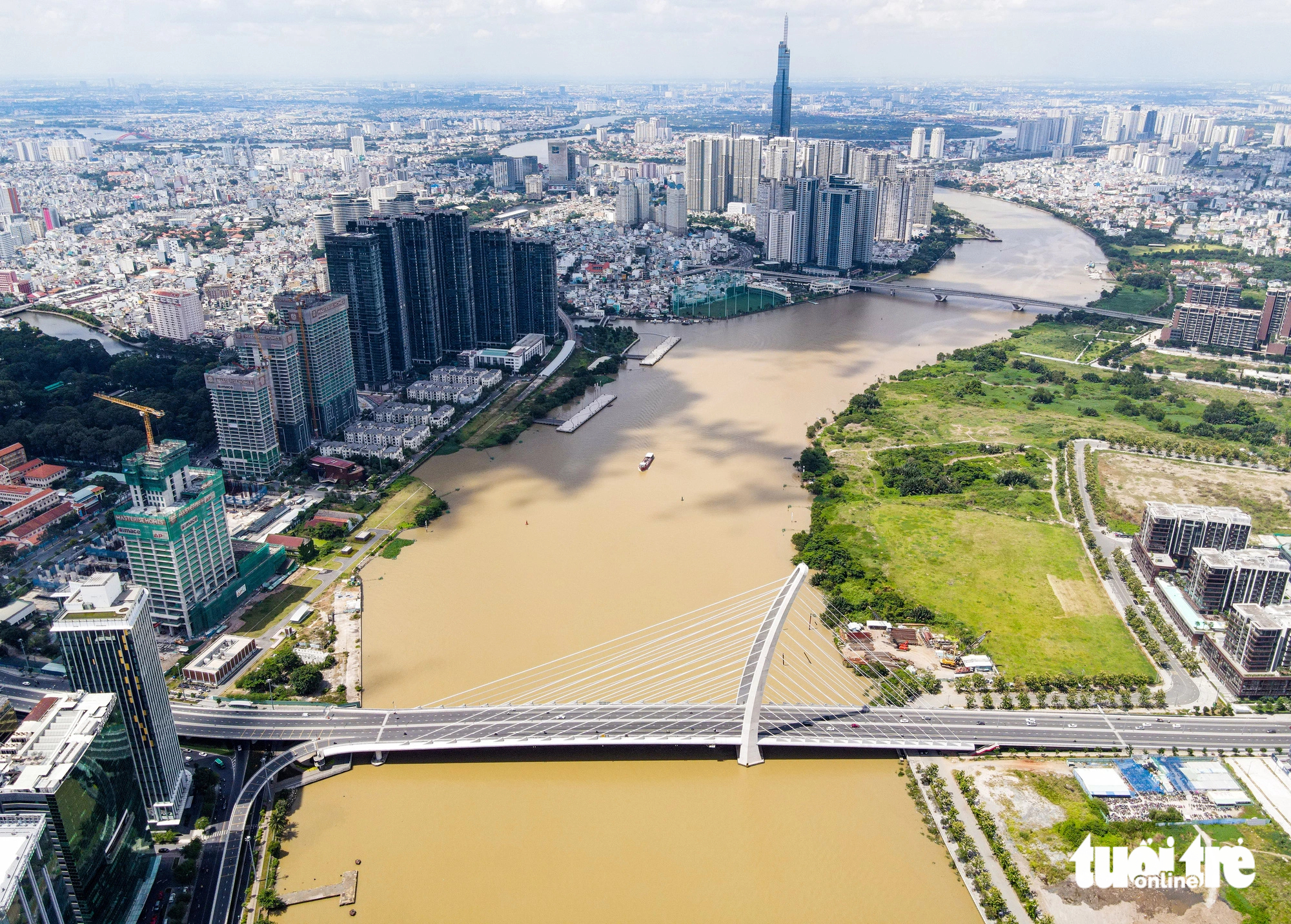 Ho Chi Minh City was set to develop a riverside road which would link Nguyen Huu Canh Street, which lies in District 1 and Binh Thanh District, with the Kinh Bridge in Thanh Da Peninsula in Binh Thanh. Photo: Tuoi Tre