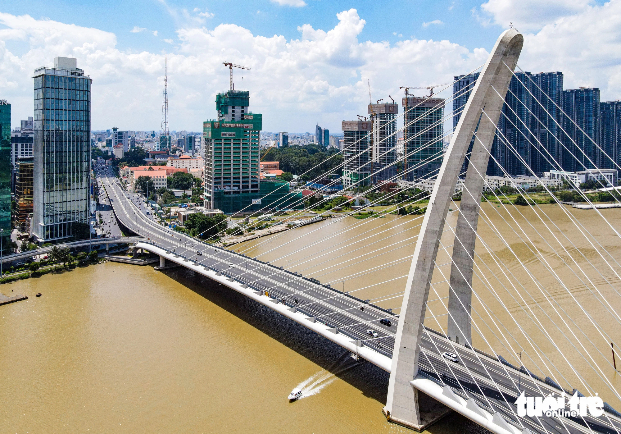 Ba Son Bridge, formerly known as Thu Thiem 2 Bridge, spans over the Saigon River and links District 1 with the Thu Thiem urban area in Thu Duc City, under Ho Chi Minh City. Photo: Tuoi Tre