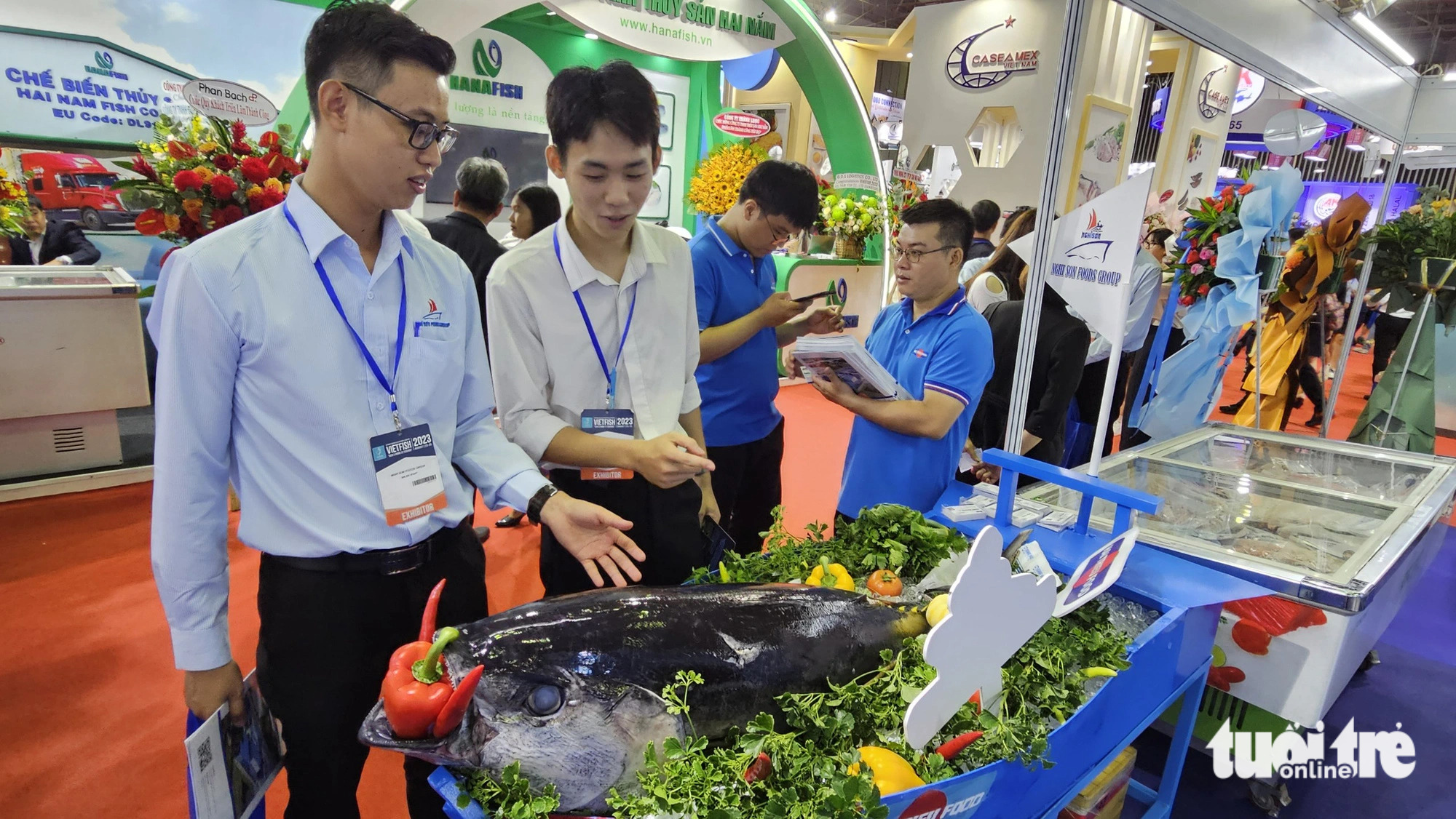 An ocean tuna, a Vietnamese staple export item, is showcased at the Vietfish 2023. Photo: N. Tri / Tuoi Tre